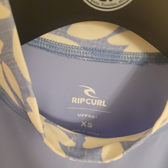 NWT Rip Curl Blue Floral Rash Guard - Picture 4 of 5